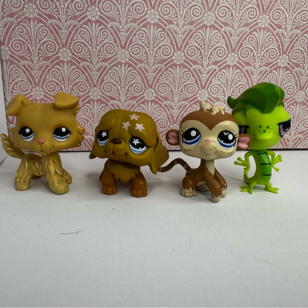 Littlest pet shop lot of 4